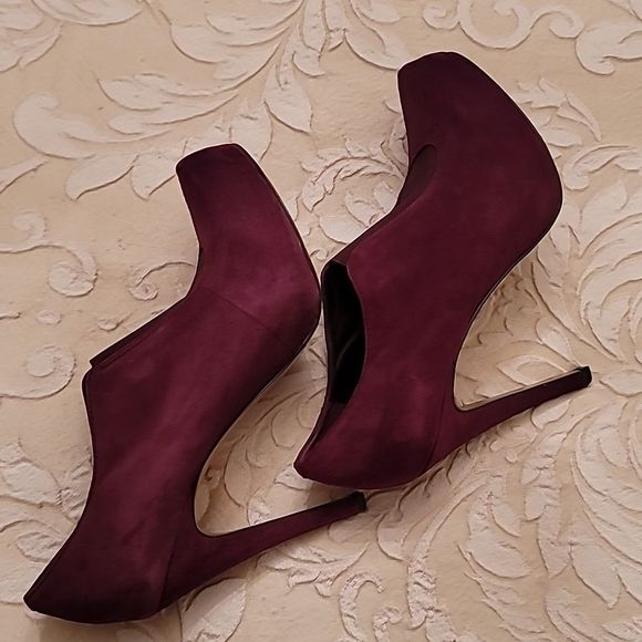 BCBG Priyah Burgundy Suede Booties - Picture 11 of 16